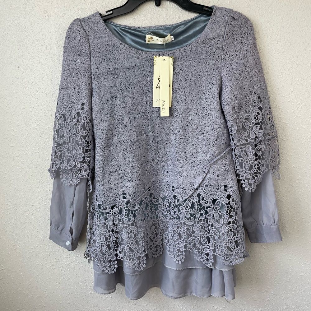 NWT Miss Cai Gray Lace Blouse Top Size L